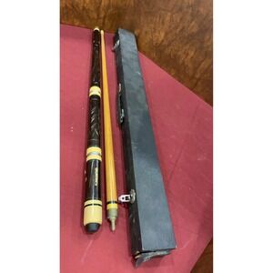Brunswick Pool Cue & Carrying Case
